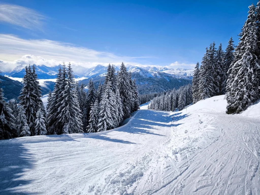 piste blauwe lucht